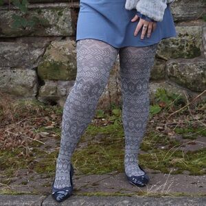 Snag Tights - Pattern Tights- Snuggle, Grey Snowflake design, size E